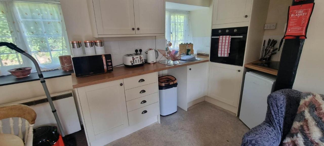 No 4 Trelawney Apartment - Onsite Bar - Restaurant - Horse Riding Menheniot Buitenkant foto