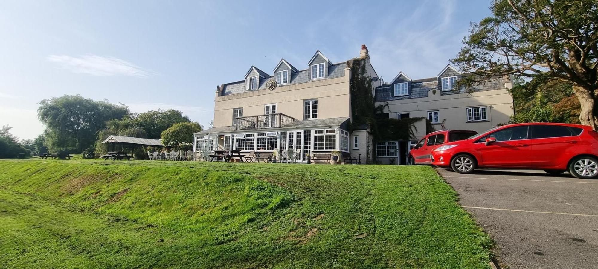 No 4 Trelawney Apartment - Onsite Bar - Restaurant - Horse Riding Menheniot Buitenkant foto