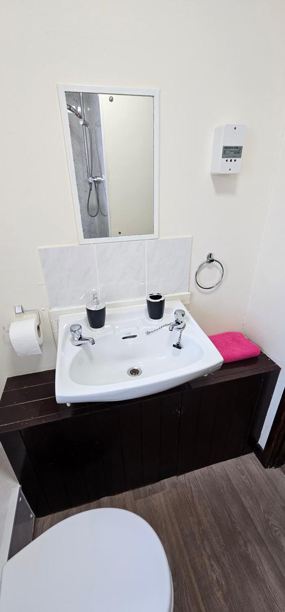 No 4 Trelawney Apartment - Onsite Bar - Restaurant - Horse Riding Menheniot Buitenkant foto