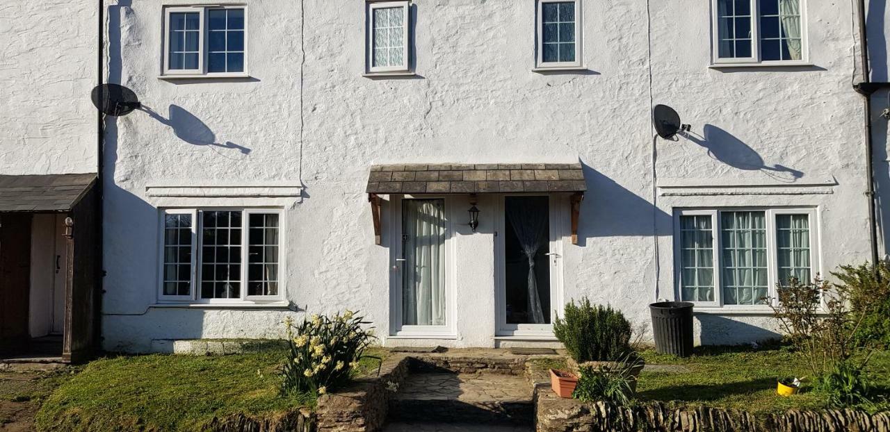 No 4 Trelawney Apartment - Onsite Bar - Restaurant - Horse Riding Menheniot Buitenkant foto